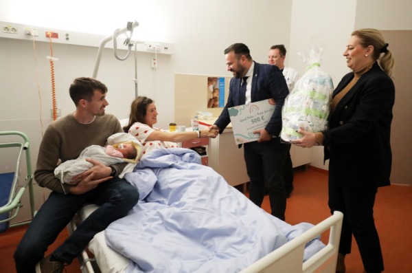 Pula: Prvorođena beba u 2025. u Istri je porečanka Eva
