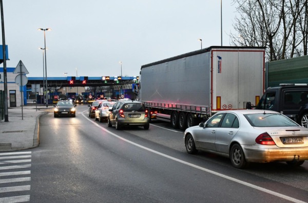 Pojačan promet vozila na graničnom prijelazu u Slavonskom Brodu