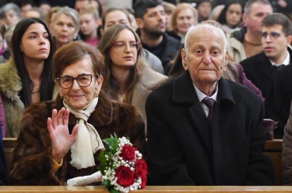 Vodice: Ante i Mileva Strikoman proslavili 70. godina  braka