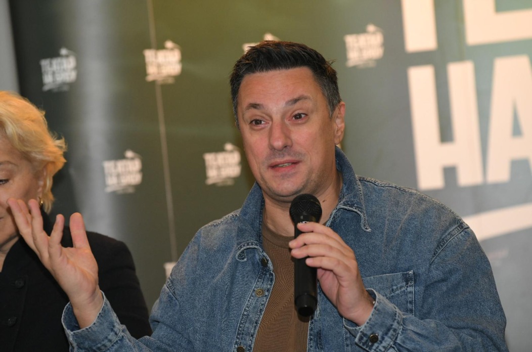Beograd: Konferencija za medije uoči izvedbe predstave “Sedam sati sunčeve svjetlosti”, predstave koja je nastala u cilju podizanja svjesti o karcinomu dojke Beograd: Konferencija za medije uoči izvedbe predstave “Sedam sati sunčeve svjetlosti”, predstave koja je nastala u cilju podizanja svjesti o karcinomu dojke