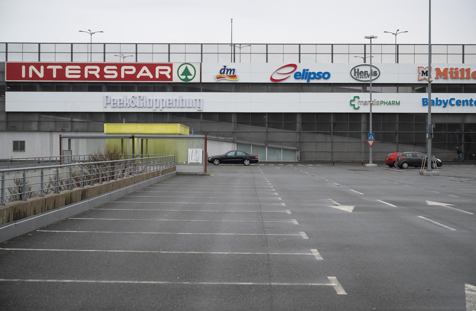 Zagreb: Parkirališta trgovačkih centara na dan bojkota trgovina Zagreb: Parkirališta trgovačkih centara na dan bojkota trgovina