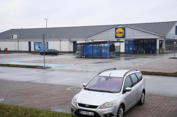 Sisak: Veliki broj Siščana priključio se bojkotu trgovina