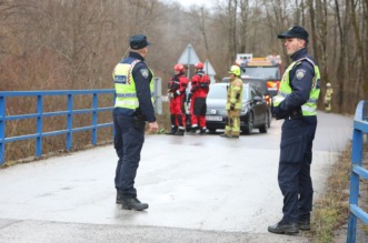 Karlovac: U slijetanju automobila smrtno stradala jedna osoba Karlovac: U slijetanju automobila smrtno stradala jedna osoba