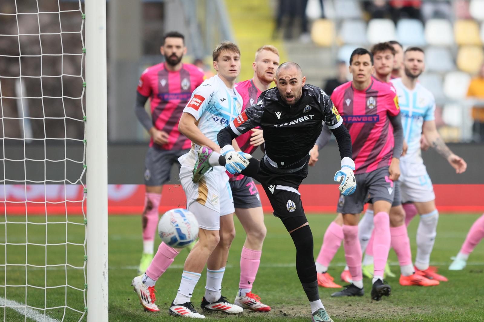 Rijeka i Lokomotiva sastali se u 19. kolu SuperSport HNL-a Rijeka i Lokomotiva sastali se u 19. kolu SuperSport HNL-a