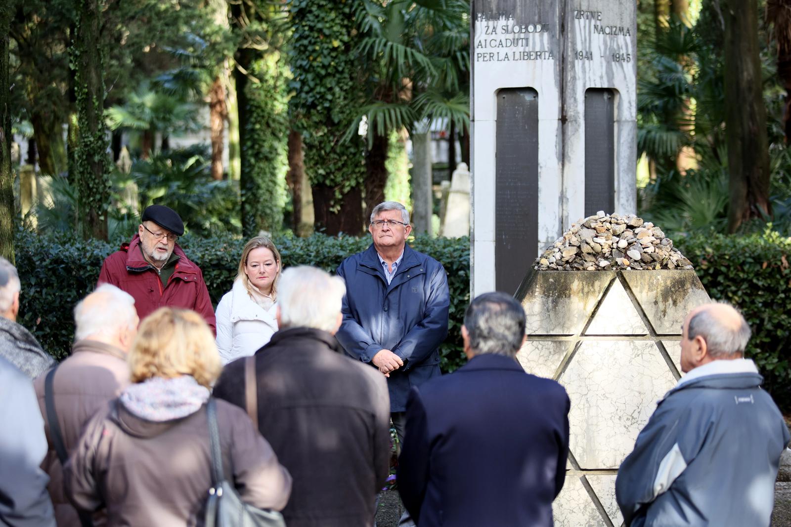 Rijeka: Dan sjećanja na žrtve holokausta na Židovskom groblju na Kozali Rijeka: Dan sjećanja na žrtve holokausta na Židovskom groblju na Kozali