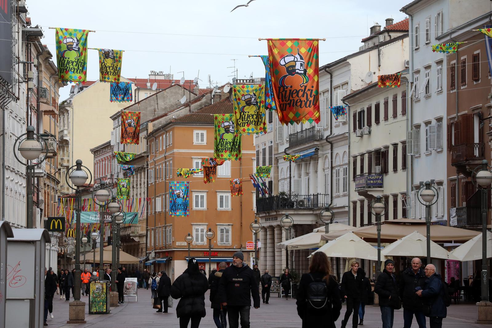 Rijeka: Centar grada ukraen zastavama uo?i Rije?kog karnevala Rijeka: Centar grada ukraen zastavama uo?i Rije?kog karnevala
