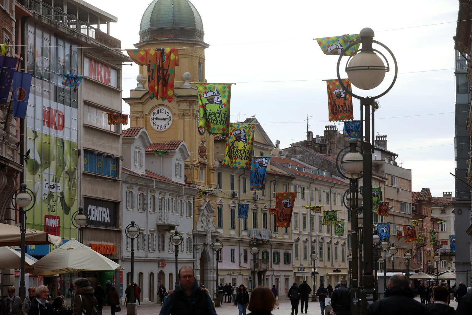 Rijeka: Centar grada ukraen zastavama uo?i Rije?kog karnevala Rijeka: Centar grada ukraen zastavama uo?i Rije?kog karnevala
