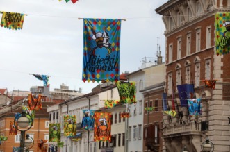 Rijeka: Centar grada ukraen zastavama uo?i Rije?kog karnevala Rijeka: Centar grada ukraen zastavama uo?i Rije?kog karnevala