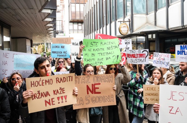 Zagreb: Mirni prosvjed fizioterapeuta zbog problema s izdavanjem licenci i pronalaskom staža