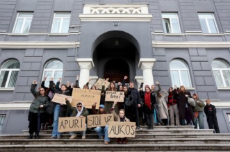 Rijeka: Studenti prosvjeduju protiv nasilja na fakultetu u Osijeku Rijeka: Studenti prosvjeduju protiv nasilja na fakultetu u Osijeku