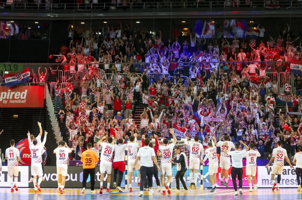 Zagreb: Slavlje rukometaša Hrvatske nakon pobjede nad Mađarskom i prolaska u polufinale Svjetskog prvenstva Zagreb: Slavlje rukometaša Hrvatske nakon pobjede nad Mađarskom i prolaska u polufinale Svjetskog prvenstva