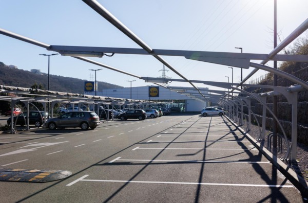 Prazan parking ispred Lidla u Rijeci
