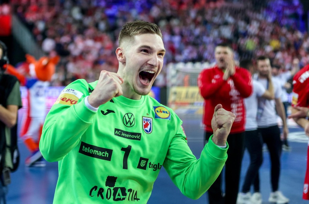 Zagreb: Slavlje rukometaša Hrvatske nakon pobjede nad Francuskom i prolaska u finale Svjetskog prvenstva Zagreb: Slavlje rukometaša Hrvatske nakon pobjede nad Francuskom i prolaska u finale Svjetskog prvenstva