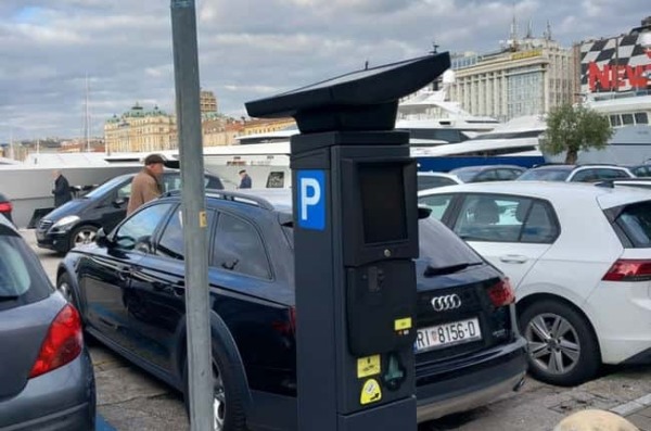 parkirni-automat-riva (1)