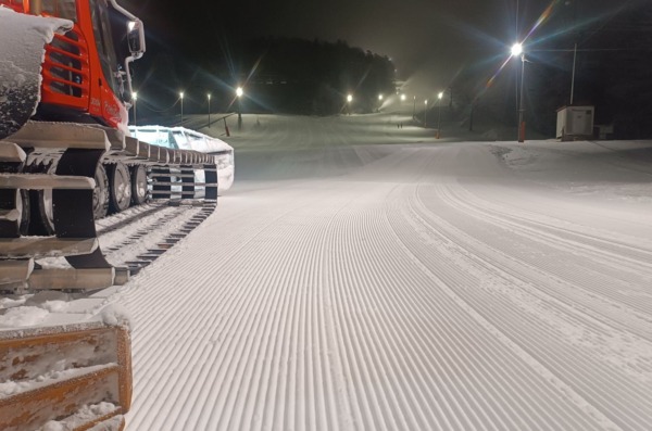 platak noćno skijanje fejs