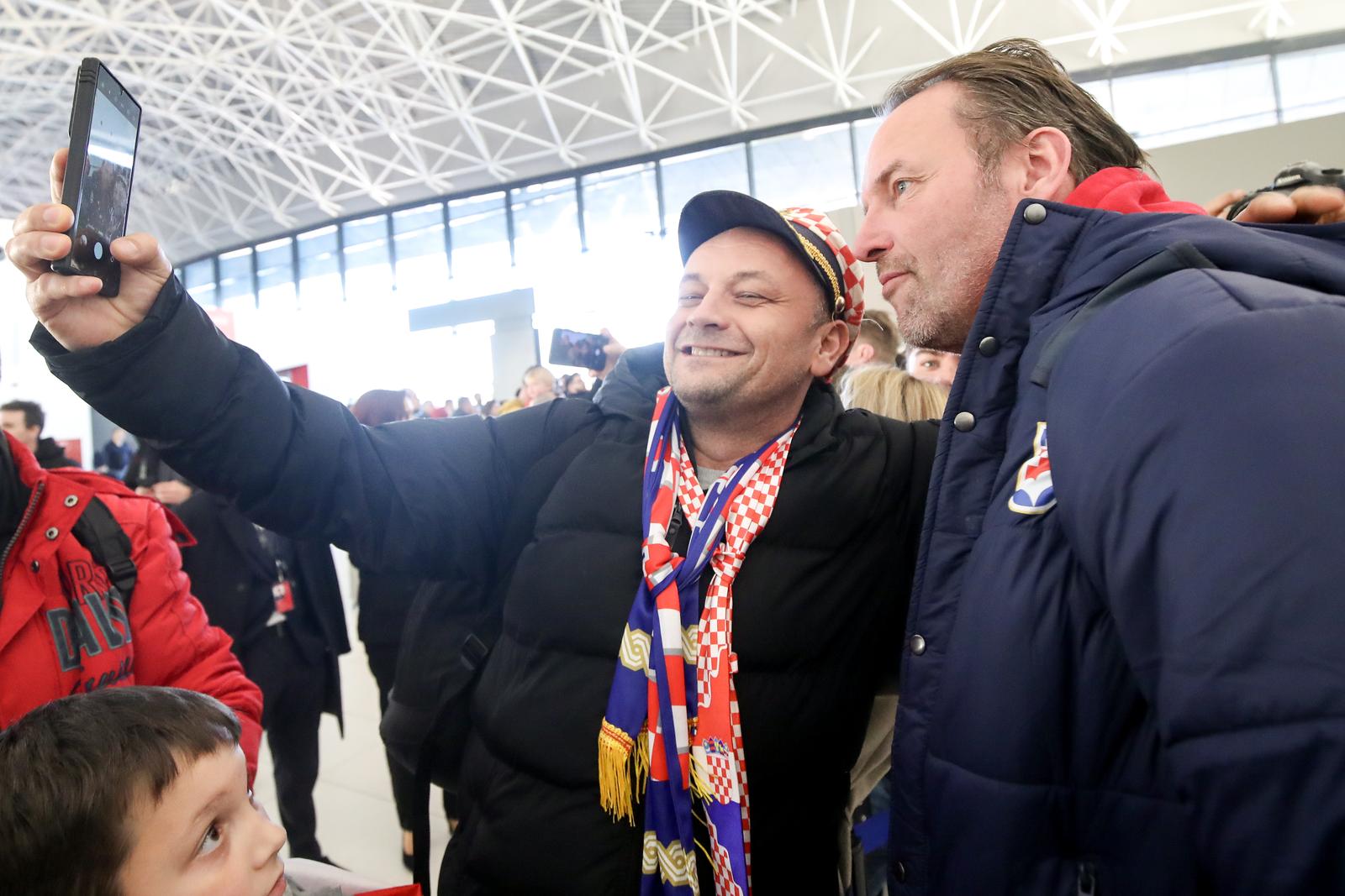 Zagreb: Rukometaši sletjeli u zračnu luku nakon osvojenog srebra na Svjetskom prvenstvu