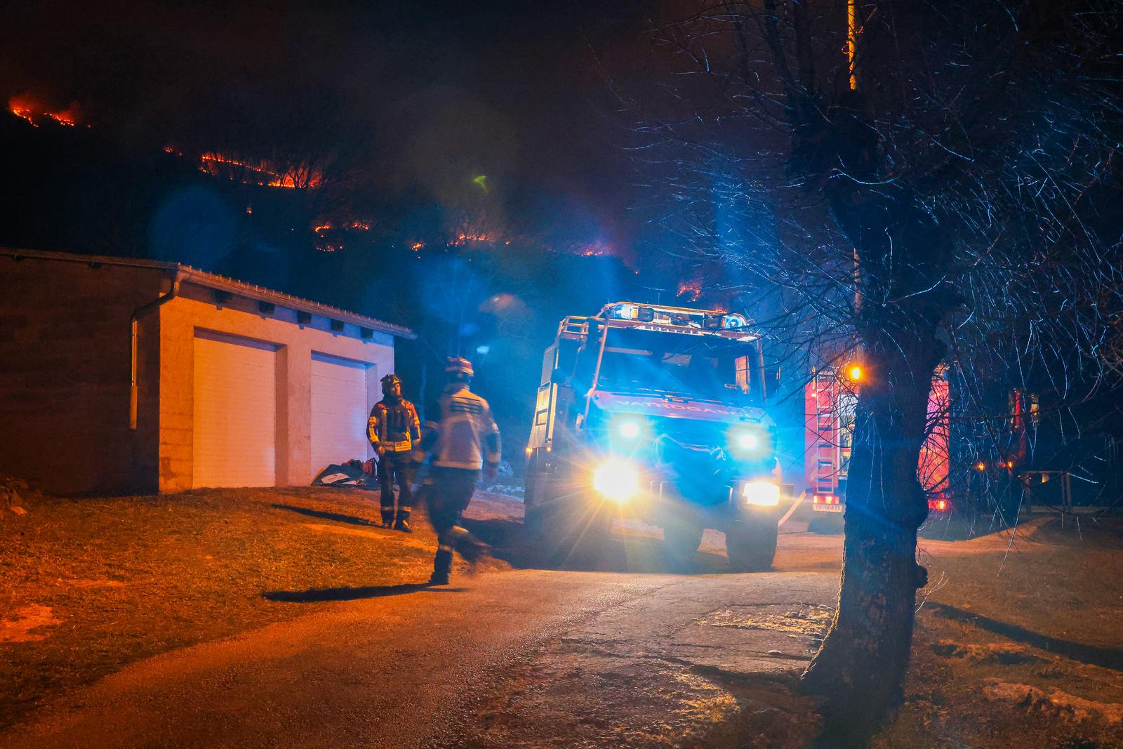 Požar koji je  poslijepodne izbio podno Učke sad je pod kontrolom