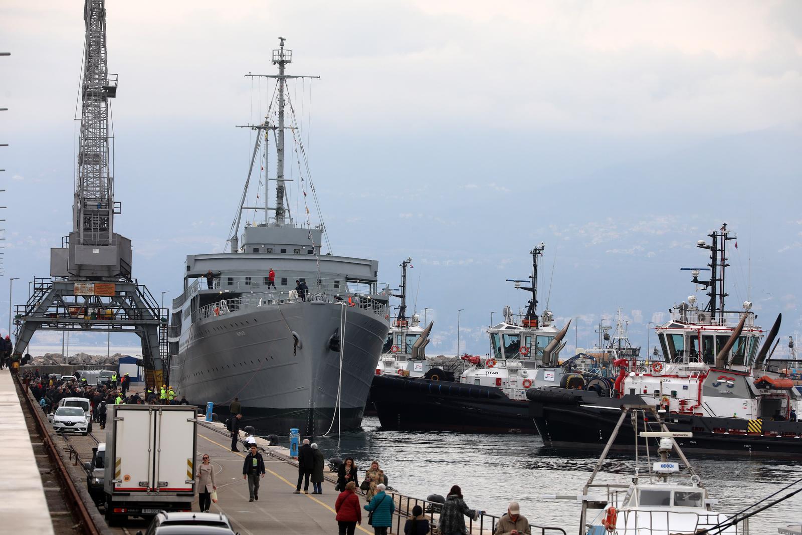 Rijeka: Brod Galeb dotegljen je u rije?ku luku