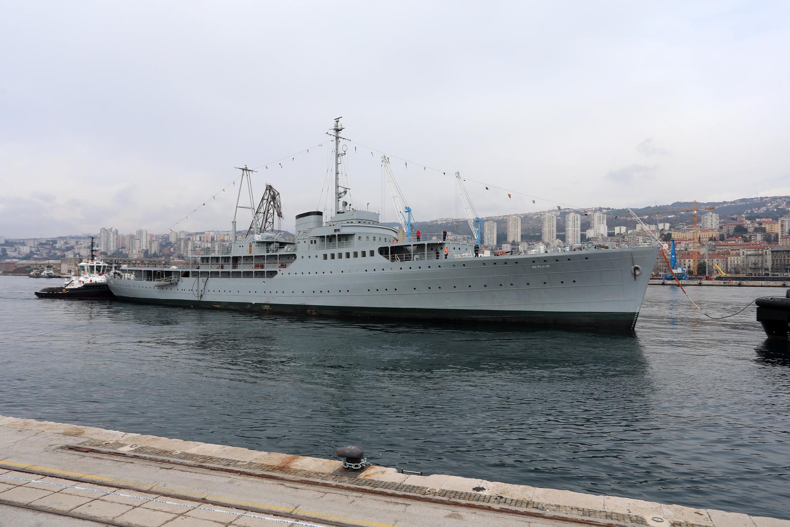 Rijeka: Brod Galeb dotegljen je u riječku luku