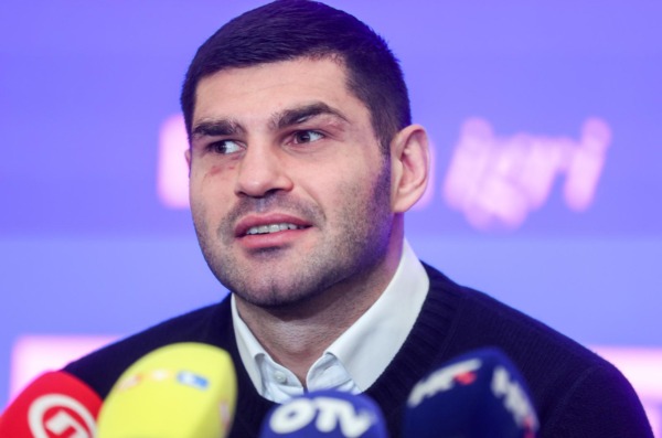 Zagreb: Boksač Filip Hrgović s trenerom Yousefom Hasanom najavio meč s Markom De Morijem Zagreb: Boksač Filip Hrgović s trenerom Yousefom Hasanom najavio meč s Markom De Morijem