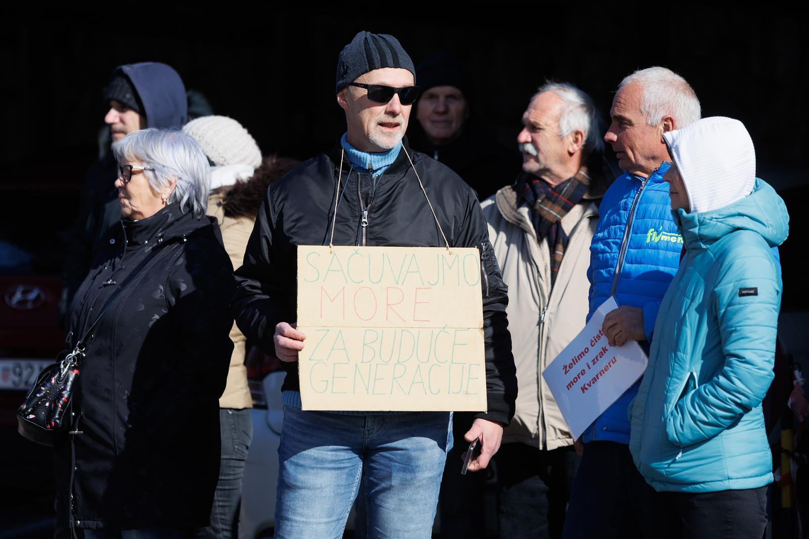 Kostrena: Mirni prosvjed i predaja peticije “Spasimo plaže na Kvarneru” Kostrena: Mirni prosvjed i predaja peticije “Spasimo plaže na Kvarneru”