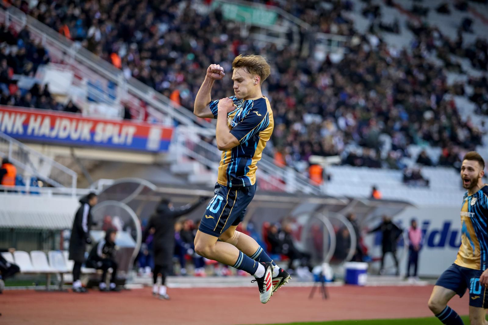 Split: Hajduk i Rijeka sastali se u četvrtfinalu Hrvatskog nogometnog kupa Split: Hajduk i Rijeka sastali se u četvrtfinalu Hrvatskog nogometnog kupa