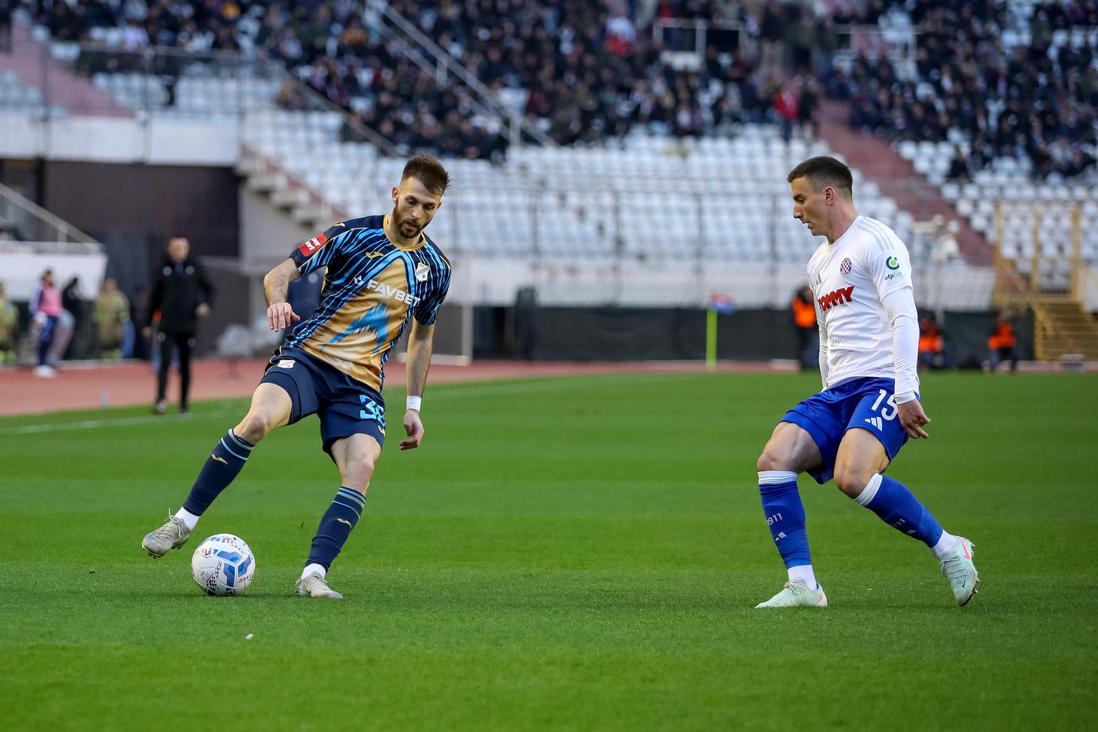 Split: Hajduk i Rijeka sastali se u četvrtfinalu Hrvatskog nogometnog kupa Split: Hajduk i Rijeka sastali se u četvrtfinalu Hrvatskog nogometnog kupa