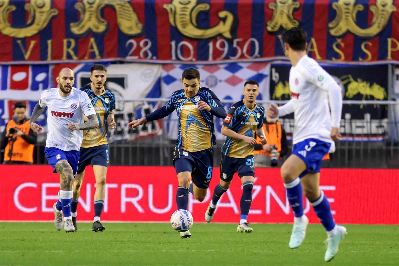 Split: Hajduk i Rijeka sastali se u četvrtfinalu Hrvatskog nogometnog kupa Split: Hajduk i Rijeka sastali se u četvrtfinalu Hrvatskog nogometnog kupa