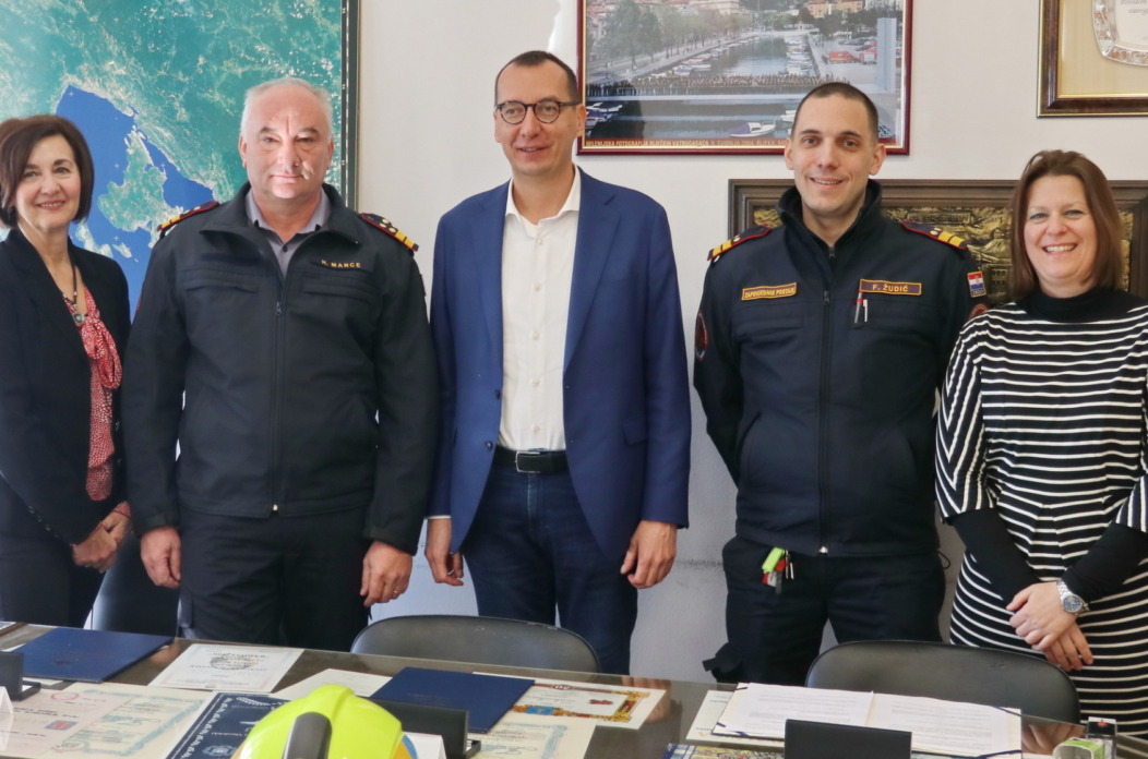 Potpis kolektivnog ugovora za vatrogasce 2 Potpis kolektivnog ugovora za vatrogasce 2