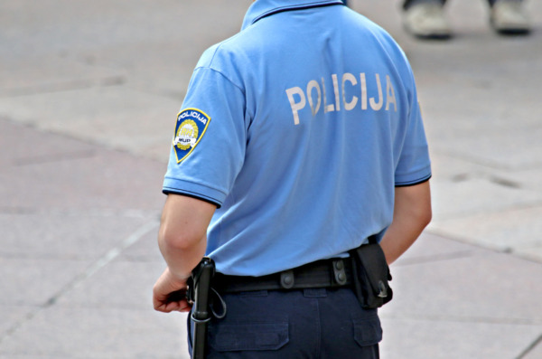 policija
