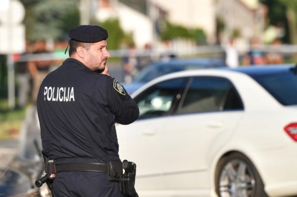 POLICIJa