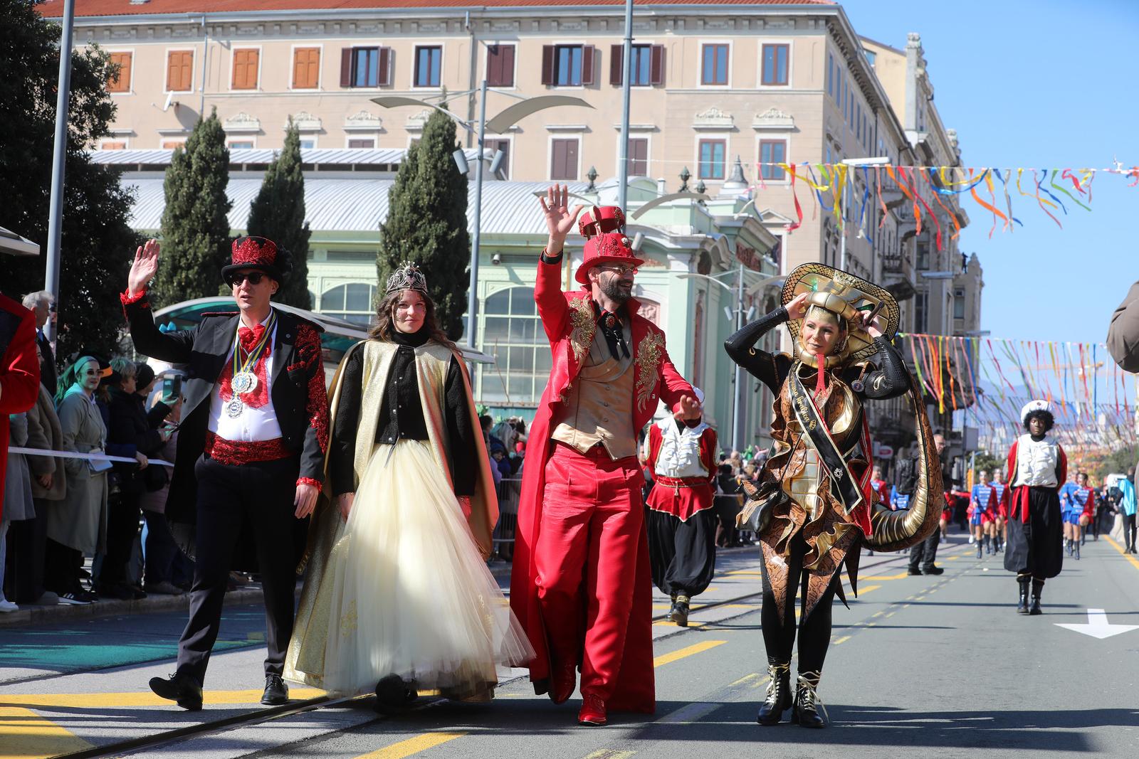 Rijeka: Povorka makara na Rije?kom karnevalu