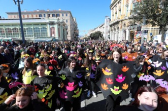 Rijeka: Povorka makara na Rije?kom karnevalu