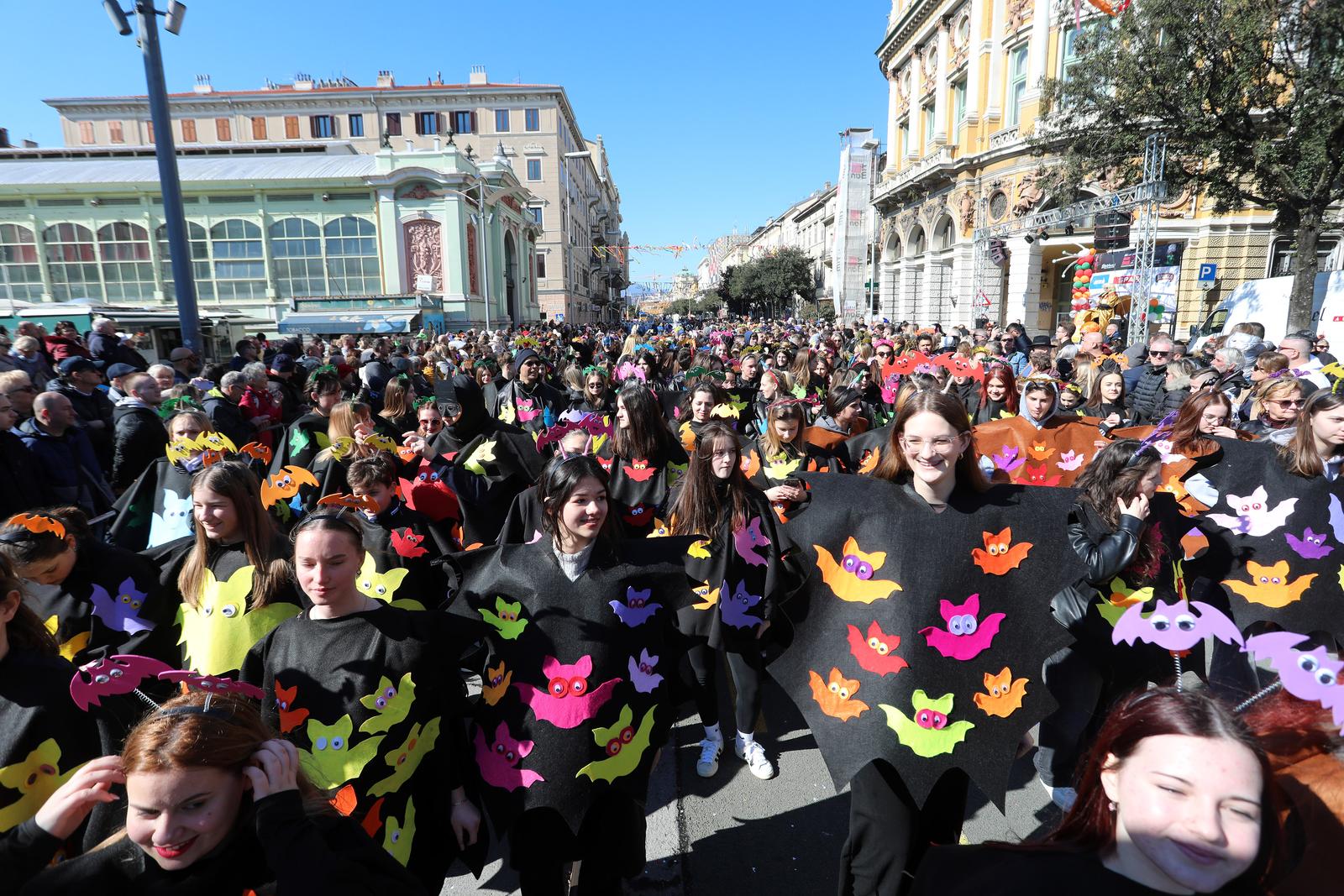 Rijeka: Povorka makara na Rije?kom karnevalu