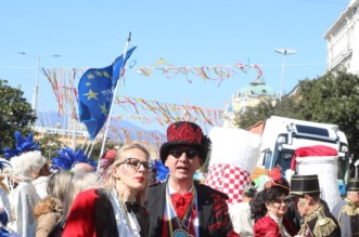 Rijeka: Povorka makara na Rije?kom karnevalu
