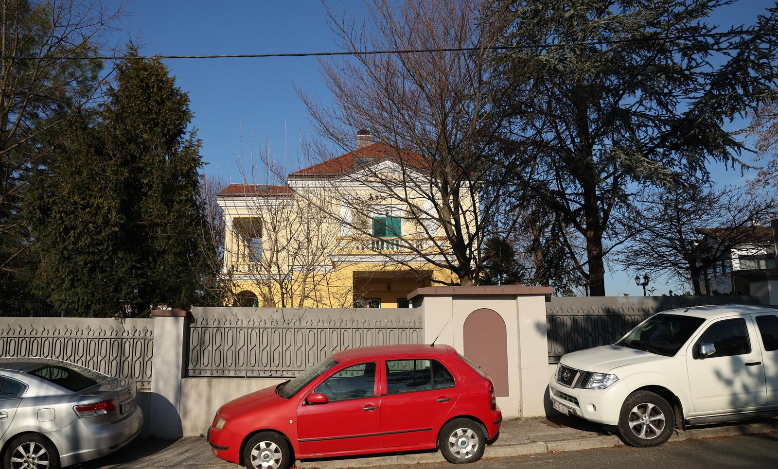 Zagreb: Ba?ena bomba u dvorite ku?e Andyja Bare Zagreb: Ba?ena bomba u dvorite ku?e Andyja Bare