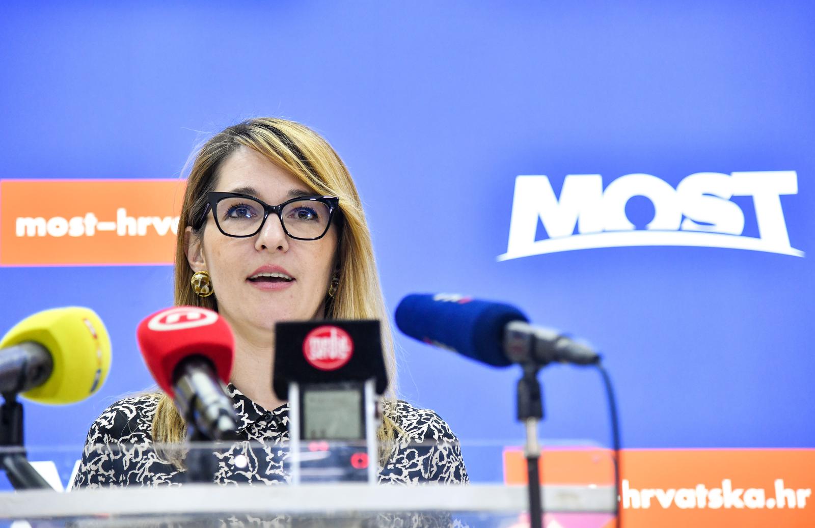 Zagreb: Most iznio prijedloge stranke vezane uz demografiju pod nazivom “Obiteljska politika Mosta kao prilika za demografski oporavak” Zagreb: Most iznio prijedloge stranke vezane uz demografiju pod nazivom “Obiteljska politika Mosta kao prilika za demografski oporavak”