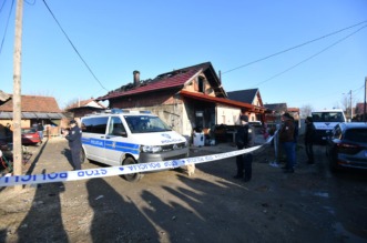 Troje djece poginulo u požaru u Kuršancu, žena i jedno dijete su u bolnici Troje djece poginulo u požaru u Kuršancu, žena i jedno dijete su u bolnici