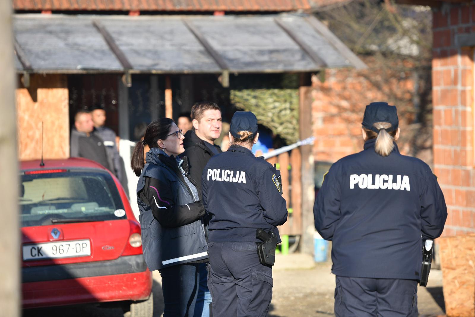 Troje djece poginulo u požaru u Kuršancu, žena i jedno dijete su u bolnici Troje djece poginulo u požaru u Kuršancu, žena i jedno dijete su u bolnici