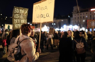 U Rijeci održan Noćni marž povodom Međunarodnog dana žena U Rijeci održan Noćni marž povodom Međunarodnog dana žena