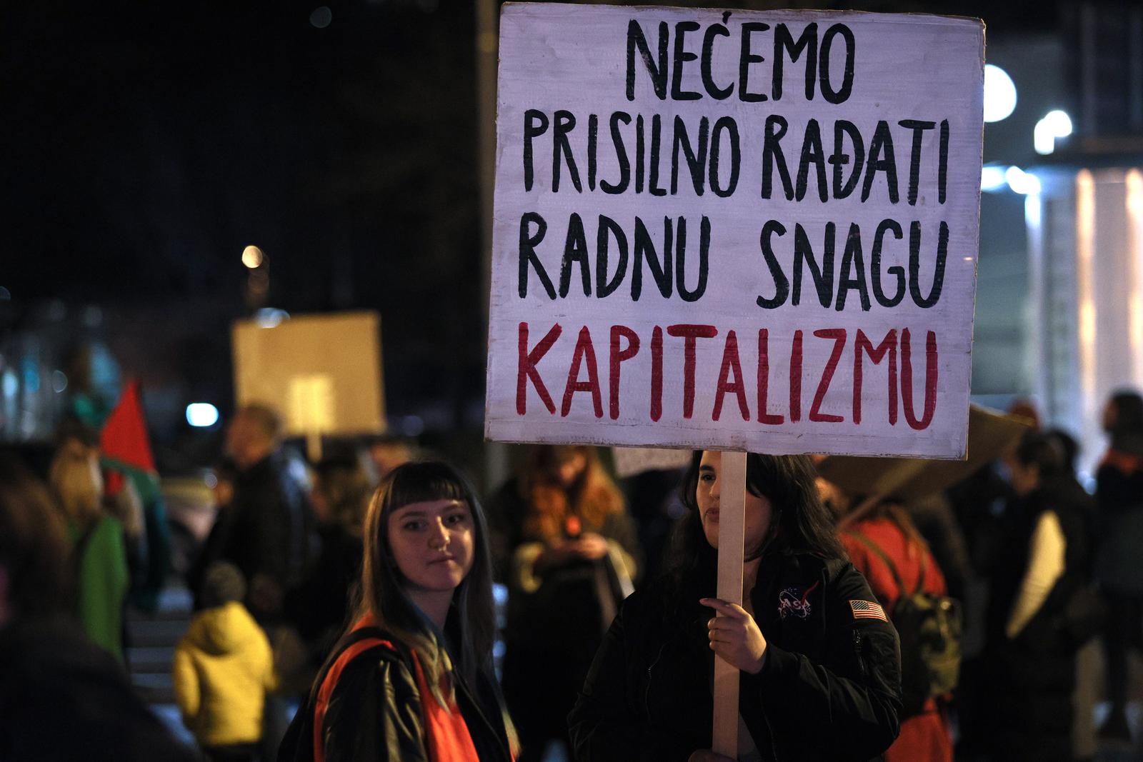 U Rijeci održan Noćni marž povodom Međunarodnog dana žena U Rijeci održan Noćni marž povodom Međunarodnog dana žena