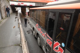 Autobus zaglavio u podvonjaku u Zagrebu Autobus zaglavio u podvonjaku u Zagrebu