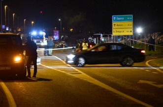 Slavonski Brod: U teškoj prometnoj nesreći smrtno stradale dvije osobe