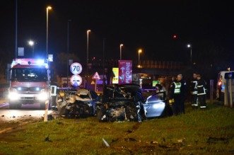 Slavonski Brod: U teškoj prometnoj nesreći smrtno stradale dvije osobe