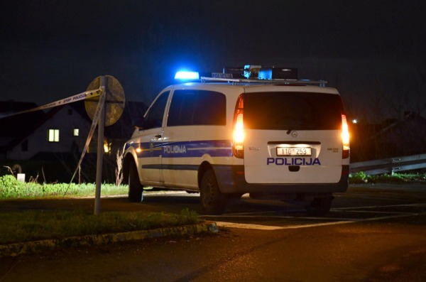 Slavonski Brod: U teškoj prometnoj nesreći smrtno stradale dvije osobe