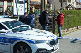 Zagreb: Policijski očevid u Dubravi gdje je jutros došlo do pucnjave Zagreb: Policijski očevid u Dubravi gdje je jutros došlo do pucnjave