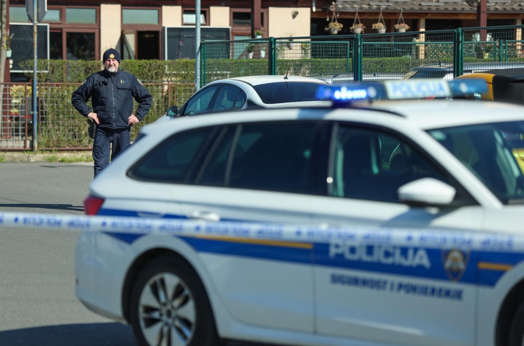 Zagreb: Policijski očevid u Dubravi gdje je jutros došlo do pucnjave Zagreb: Policijski očevid u Dubravi gdje je jutros došlo do pucnjave