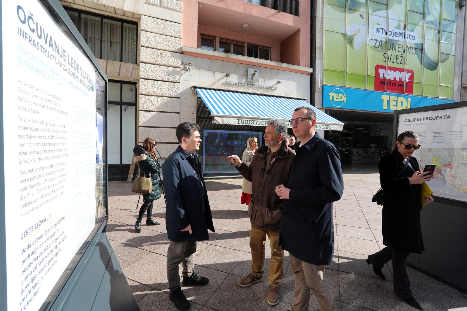 Rijeka: Izloba “O?uvanje ledenjaka – prilagodba je klju?na za budu?nost” na Korzu