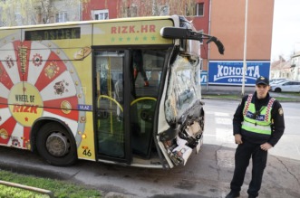 Sudarila se dva autobusa u Osijeku, ozlijeđeno najmanje 15 ljudi