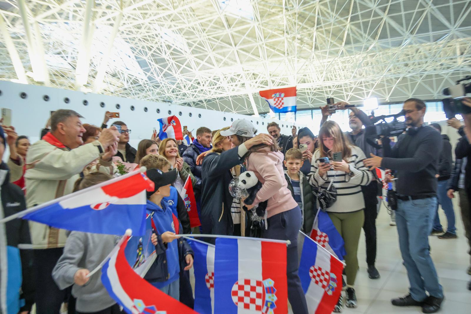 Dolazak Zrinke Ljutić iz SAD-a nakon osvajanja Malog kristalnog globusa Dolazak Zrinke Ljutić iz SAD-a nakon osvajanja Malog kristalnog globusa